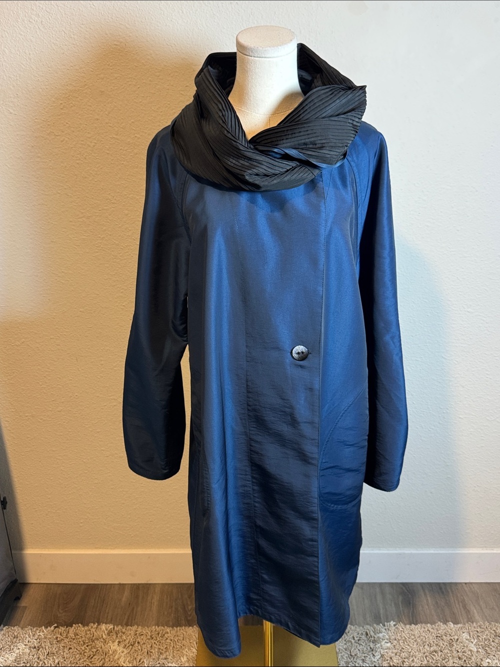 UBU Fully Reversible Blue & Black Raincoat size Large